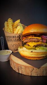 KONES - Hambúrguer Hambúrguer Artesanal, Smash Burgers, Hot Dogs Gourmets & Doces Únicos.