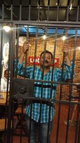 LOCK UP FAST FOOD CAFE