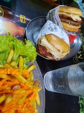 Devine's Hamburgueria Artesanal