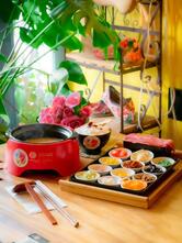 花馬春天雲南過橋米線 Flower & Horse in Spring