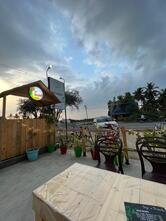 HUNGRY BIRD cafe restaurant