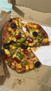 Domino's Pizza Friends Colony, Una