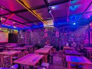 D-cornerbar (บาร์ลับ)