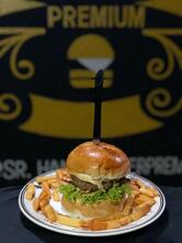 Sr.Hambúrguer, cajueiro