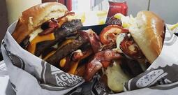 Água na Boca dog burguer