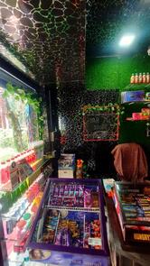 YAR M STORE ( CAKE,PESTY & ICE-CREAM PARLOR ,TOY GIFTS,COLD COFFE SHAKES & MORE)