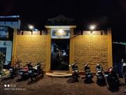 Shaukeen Varhadi That Hotel