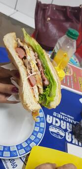 Tuca E Marcia Lanches