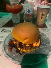 Elliot - Restaurante Temático