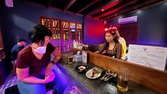 Roundabout bar