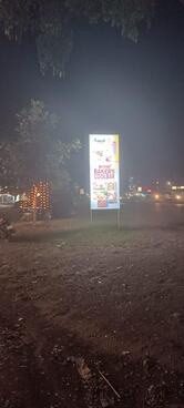 MOM's BAKERY AND COOLBAR