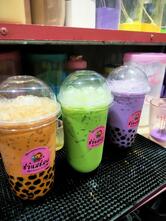 ร้านชานมชมพูหน้าวัดบกปุย
