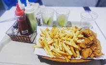 Mari Hamburgueria e Pizzaria