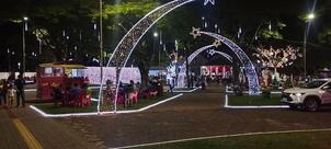 Cachorro quente do pato Preto