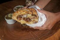 Na Villa´s Sanduba no Pão de Alho