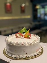 FROZZN BOAT Cafe and Cakes