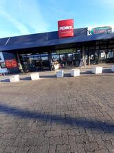 Main Bäcker Hench mit Café