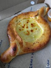 Бачо и хинкали