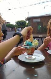 Sorveteria Mell ( Sorvetes e Açaí )