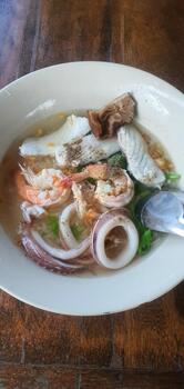 ข้าวต้มปลาอินทรีย์ หอยทอด เจ้นก