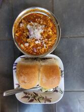 Khadadi katta (खादाडी कट्टा)