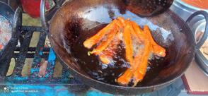 பூ மலர் டீ ஸ்டால் & பஜ்ஜி கடை