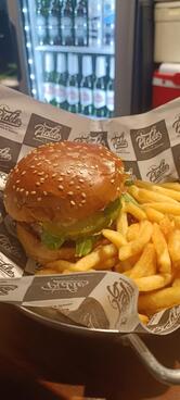 Pickles Burger n Shakes