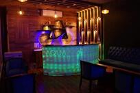 Aqua Bar & Pool Lounge