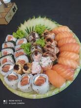 Tsuru Gold Premium Sushi em Picos