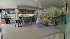 E.A.T. Resturant