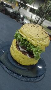 Na Praça lanches Sabará