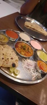 HOTEL PATIL'S MACHHINDRI (VEG , NON - VEG THALIS & KOLHAPURI DUM BIRYANIS
