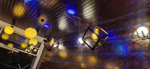 V Square Club And Restaurant