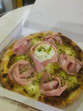 Pizzeria - Pizza pazza