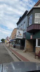 Weezie's Town Pump