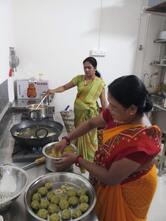 KALARATN SNACKS AND POLI BHAJI, BHAKARI CORNER