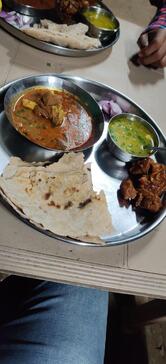 झरे मटण थाळी स्पेशल...