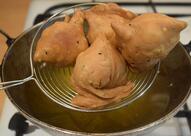 সুনীল মোদকের চপ দোকান