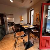 Jacques - Table à vins