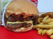 TRIO BOMBA Hamburgueria