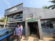 MANUTTEES FOOD COURT