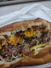 Trailer Burguer- sanduiches lanches Perdões-MG