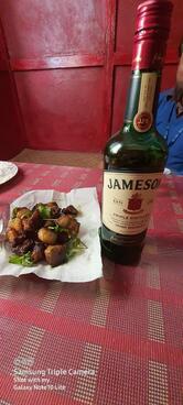 TAI HUT Restaurant & Lodge