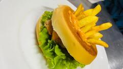 Hambúrgueria e Lancheria Melo Reis