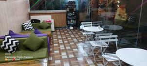 Latte on the rocks cafe and restaurant