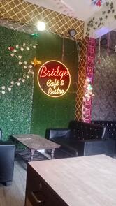 ब्रिज कैफे & कपल्स कैफे