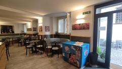 Charlie's Bar