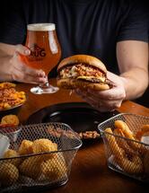 The Classic Burger e Bar