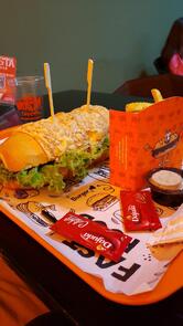 Musta Burger Araguari