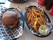 1445 Burger Hamburgueria e Restaurante Salão e Delivery Vila Zelina Zona Leste-SP